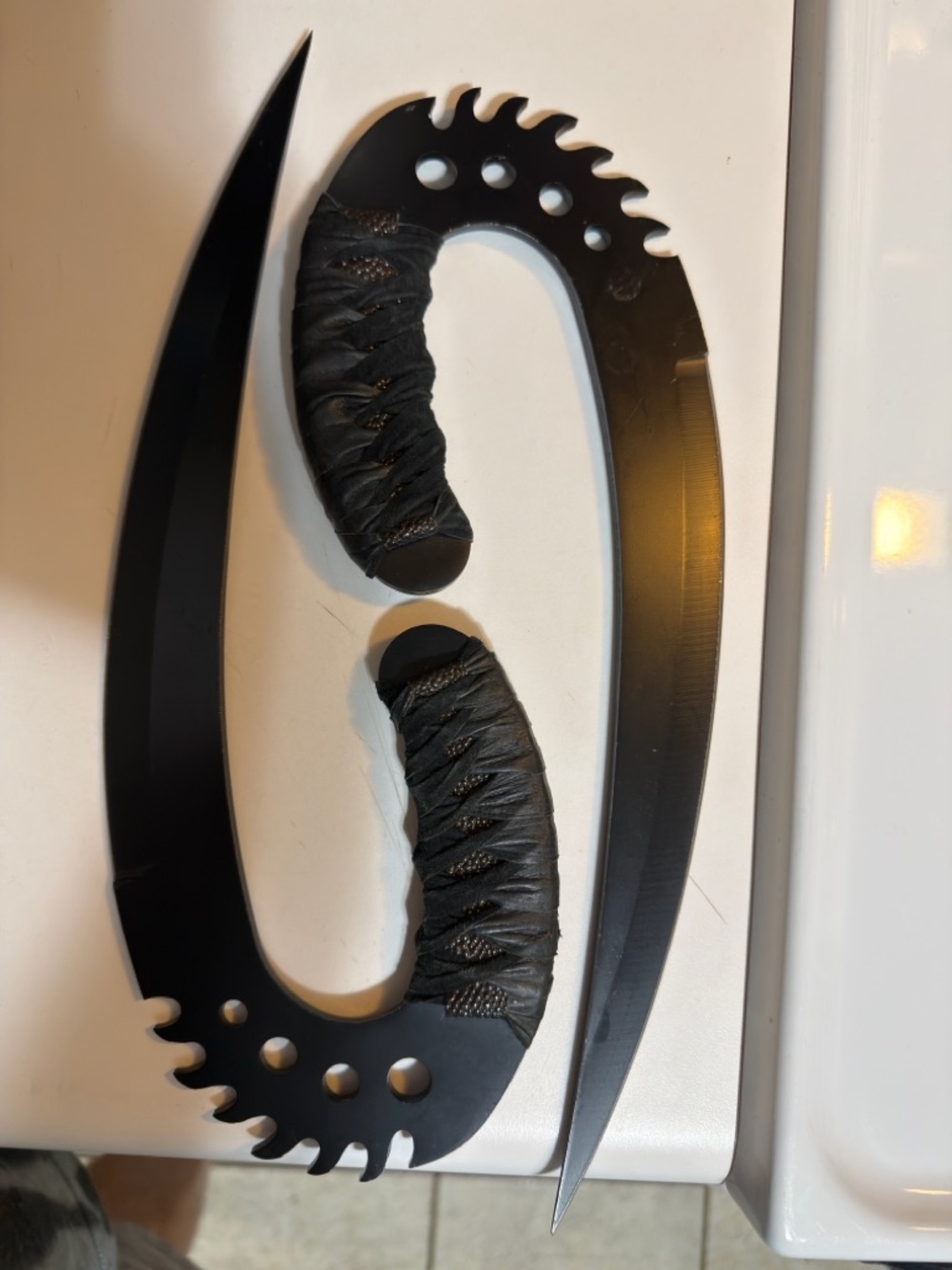 Black Curved Twin Blade Set with Wrapped Handles Chronicles of Riddick replica